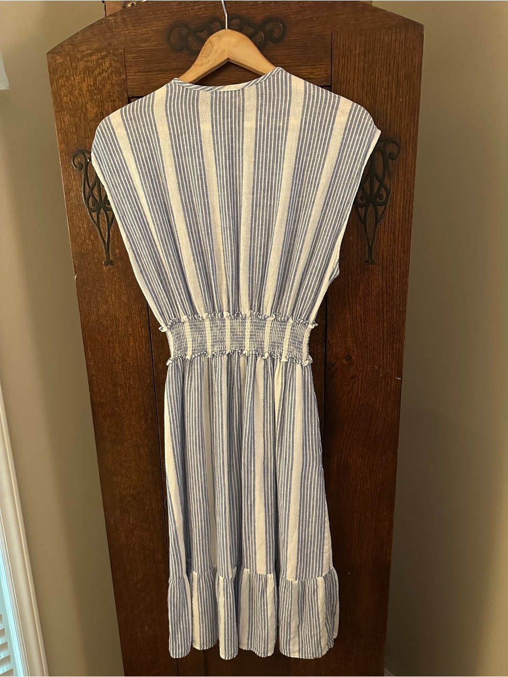 Rails Ashlyn Levanzo Blue and WhiteStriped V-Neck Midi Dress Size Small - Picture 3 of 9